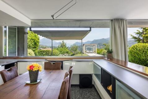 Open Plan Dining