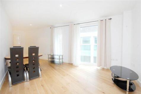Livingroom 1.jpg