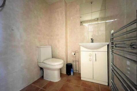 Shower Room.jpg