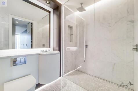 6_Shower Room-1.jpg