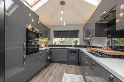 11 - 23 Barugh Lane S75 1LH.jpg