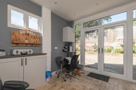 09 - 15 Pontefract Road S72 8AY.jpg