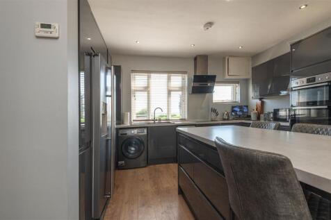 46 - 15 Pontefract Road S72 8AY.jpg