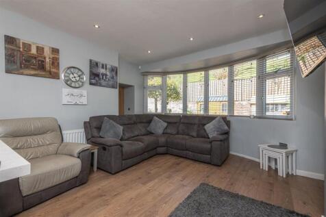50 - 15 Pontefract Road S72 8AY.jpg