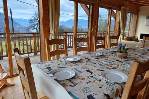 Dining to south/west