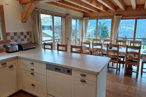 Kitchen to dining