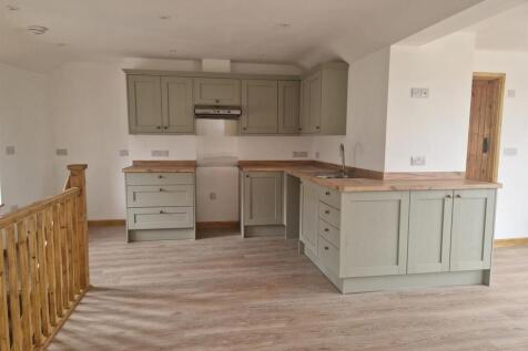 Kitchen / Dining Area