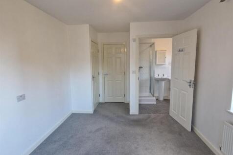 WhatsApp Image 2025-11-25 at 13.36.06_c332f0c5.jpg