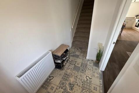 Entrance Hall Way.jpg