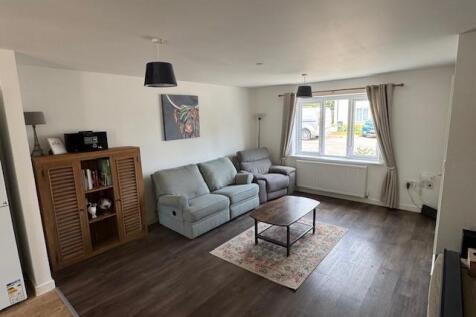 Living Room2.jpg