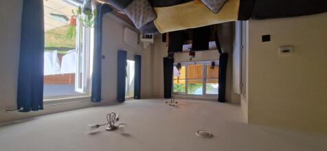 Living room2.jpg