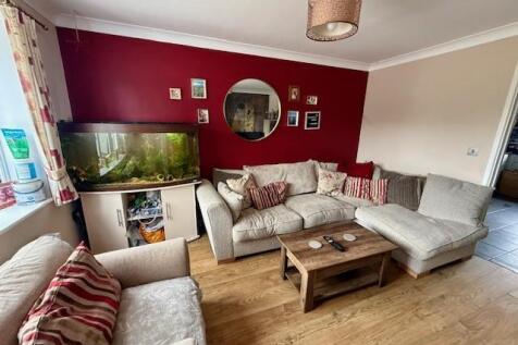 Living Room 2.jpg