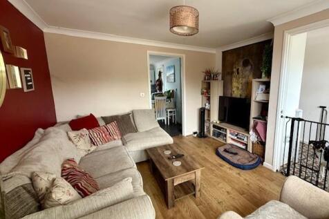 Living Room3.jpg