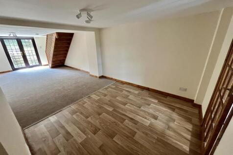 LIVING ROOM / DINER