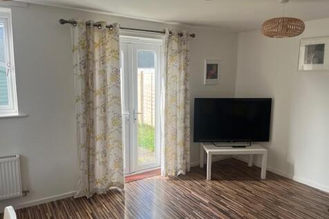 Living Room2.jpg