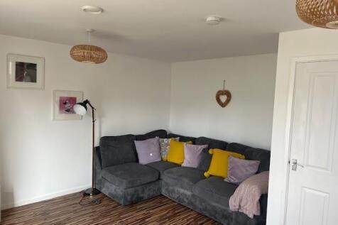 Living Room3.jpg