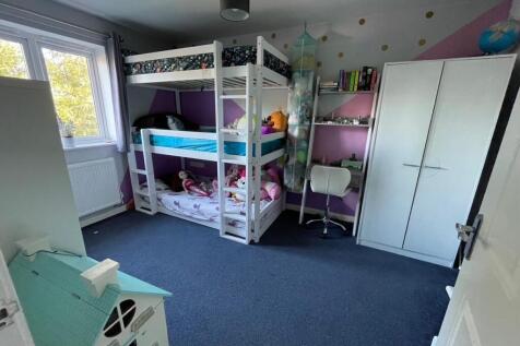 Bedroom 2 (2).jpg