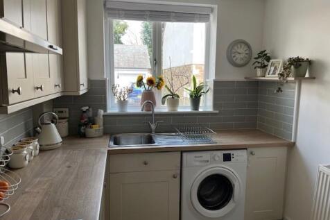 Kitchen 2.jpg