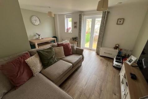 Living room 4.jpg