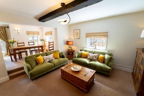 Living / Dining Area