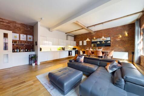 Open Plan Living / Kitchen
