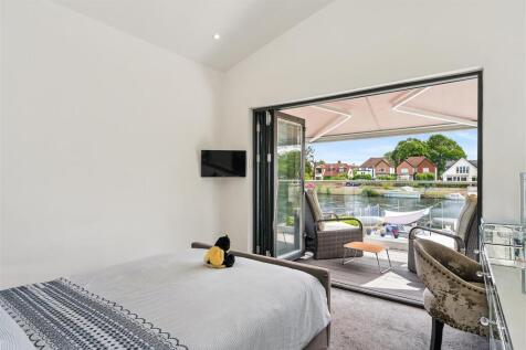 master bedroom.jpeg