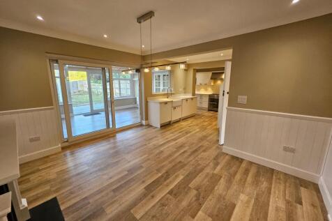 DINING ROOM / CONSERVATORY