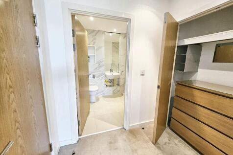 Bedroom 2 Ensuite
