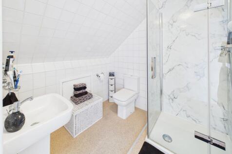 En-suite Shower Room (First Floor)