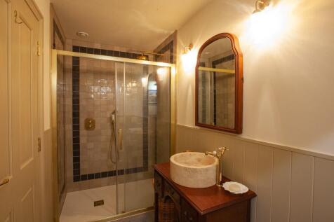 Guest suite