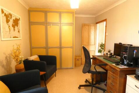 Dressing Room /