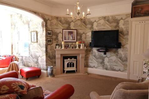 Sitting Room/ Day