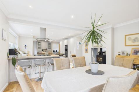 Kitchen / Lounge / Diner