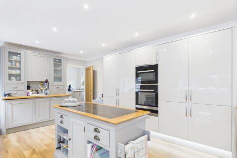 Kitchen / Lounge / Diner