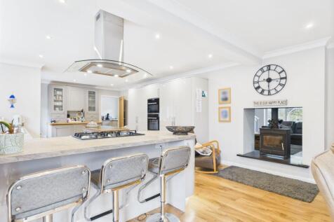 Kitchen / Lounge / Diner