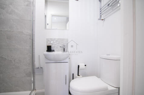 Bedroom 3 Ensuite