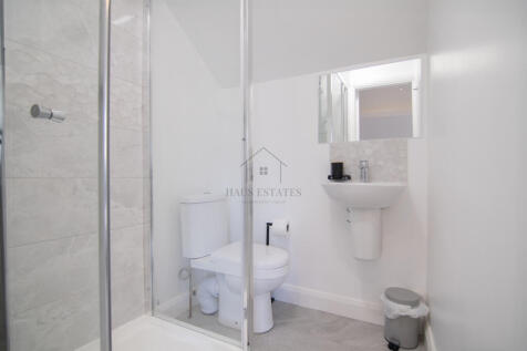 Bedroom 4 Ensuite