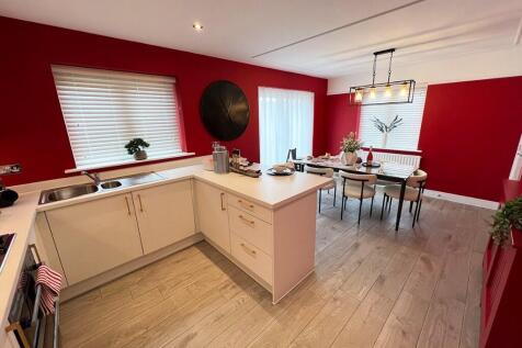Kitchen/Dining Area