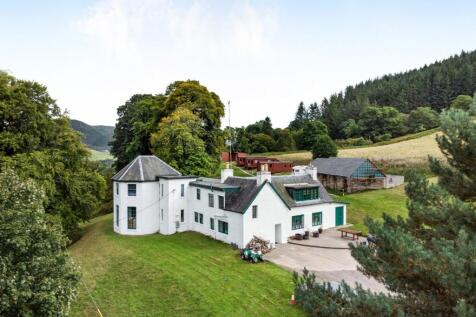 Clunebeg Estate