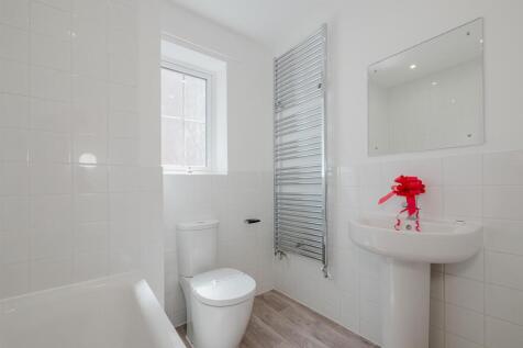 Bathroom 2.jpg