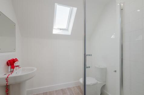 Bathroom 3.jpg