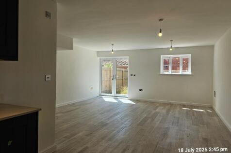 Open Plan Living Room / Dining