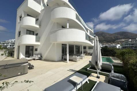 Property Image 4