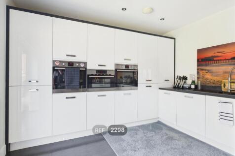 Kitchen / Dining / Living area