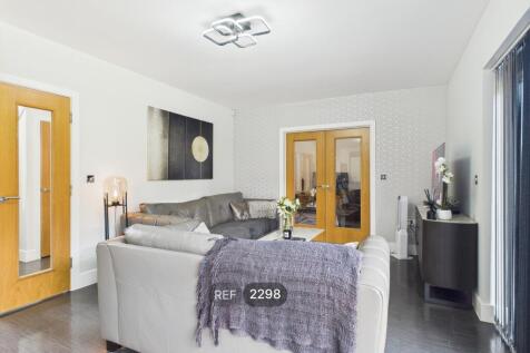 Kitchen / Dining / Living area