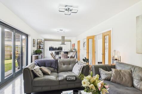 Kitchen / Dining / Living area
