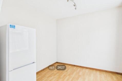 Kitchen / Dining area