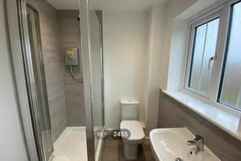 En suite bathroom