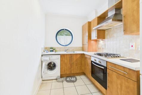 Kitchen / Dining area