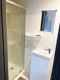 Ensuite shower room